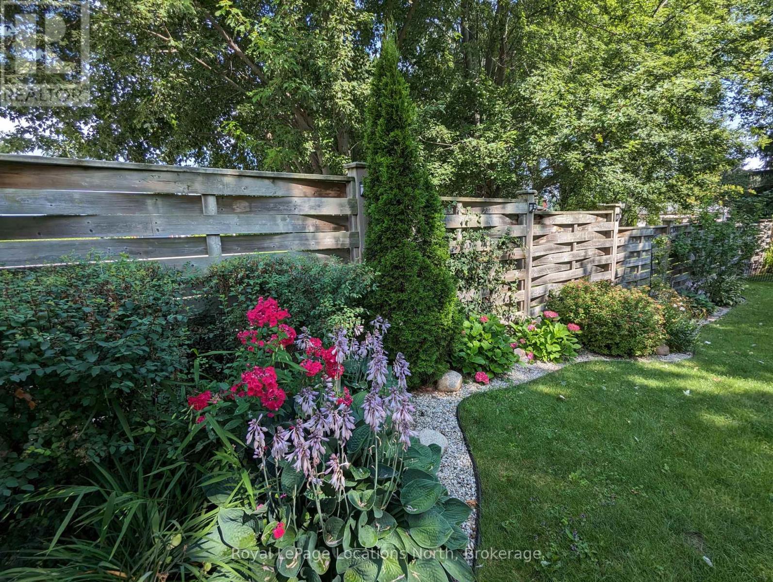 138 BRUCE STREET S - 37