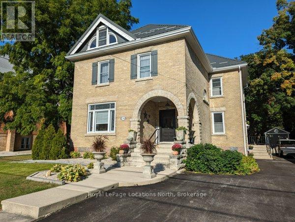 138 BRUCE STREET S - 43