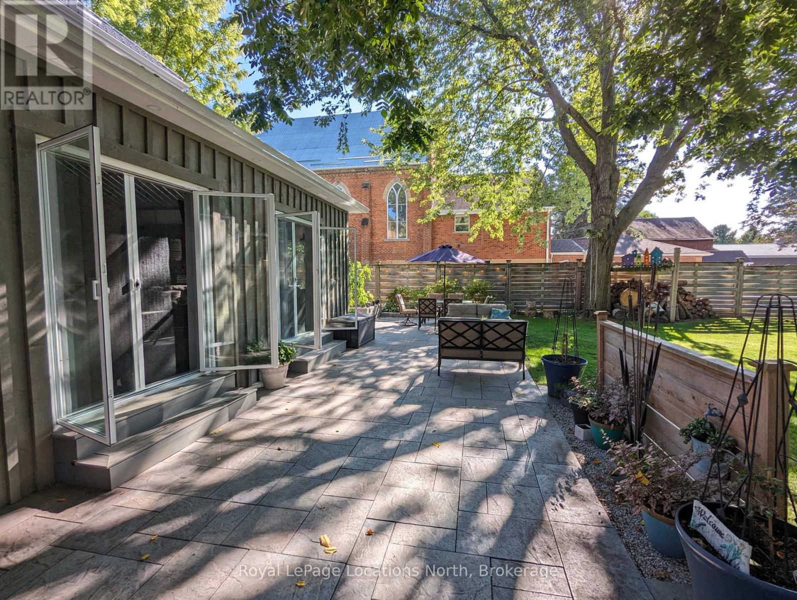 138 BRUCE STREET S - 3