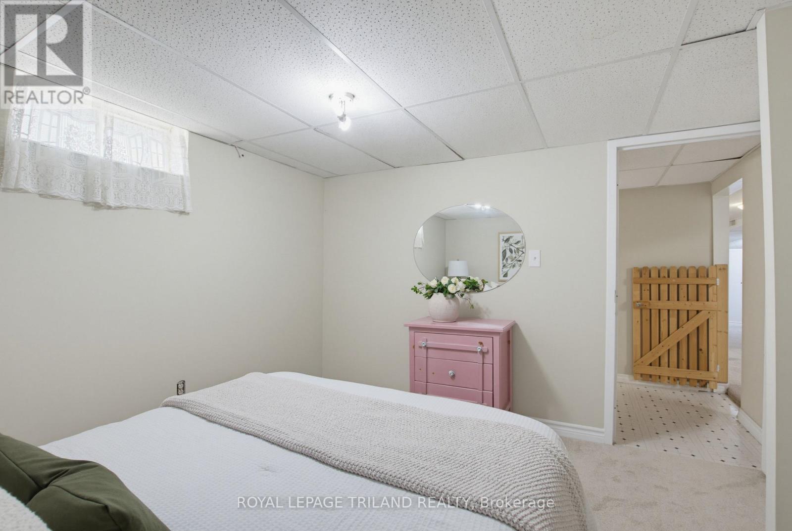 203 TAVISTOCK ROAD - 33