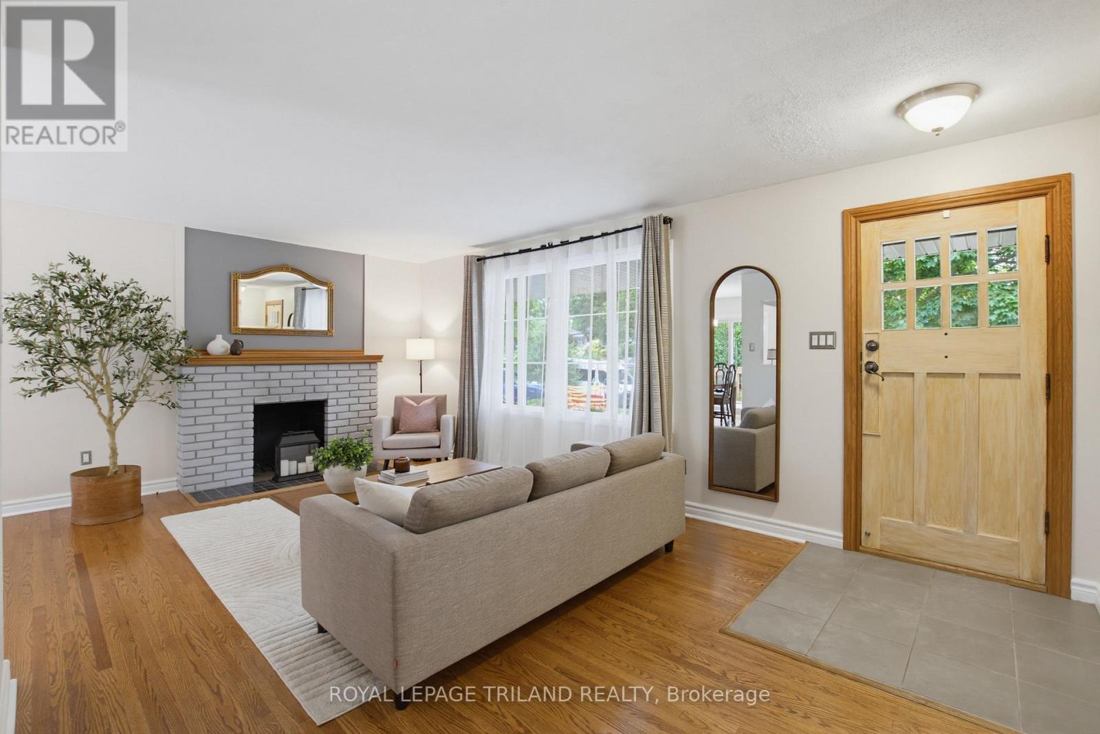 203 TAVISTOCK ROAD - 8