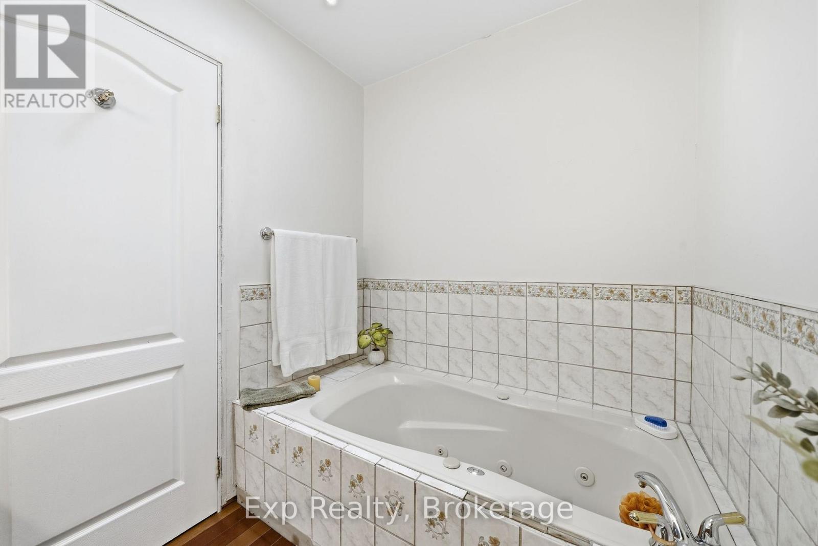 21627 LOYALIST PARKWAY - Image 23
