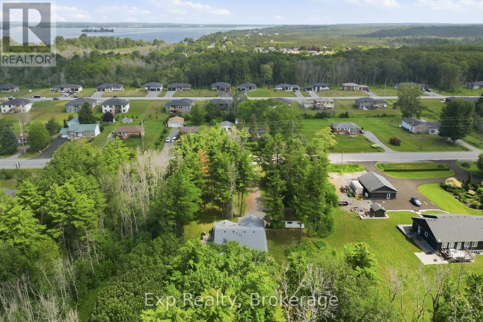 21627 LOYALIST PARKWAY - Image 28