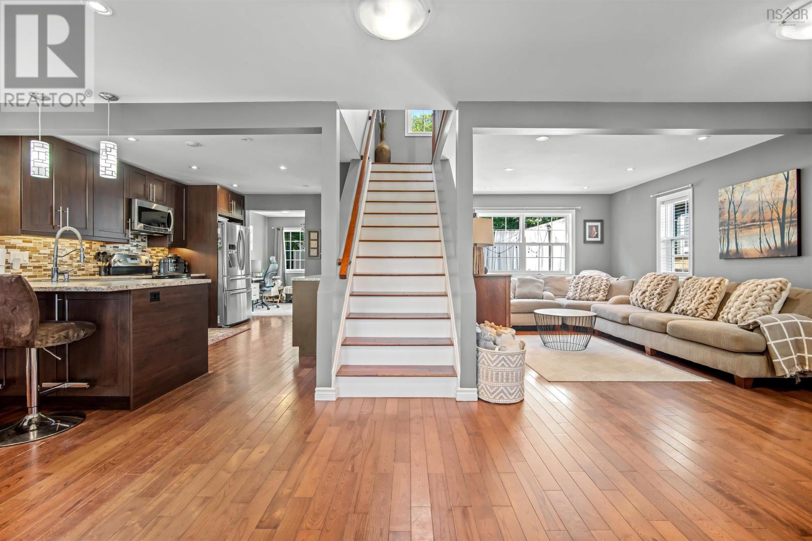 31 St. Michaels Avenue - 25