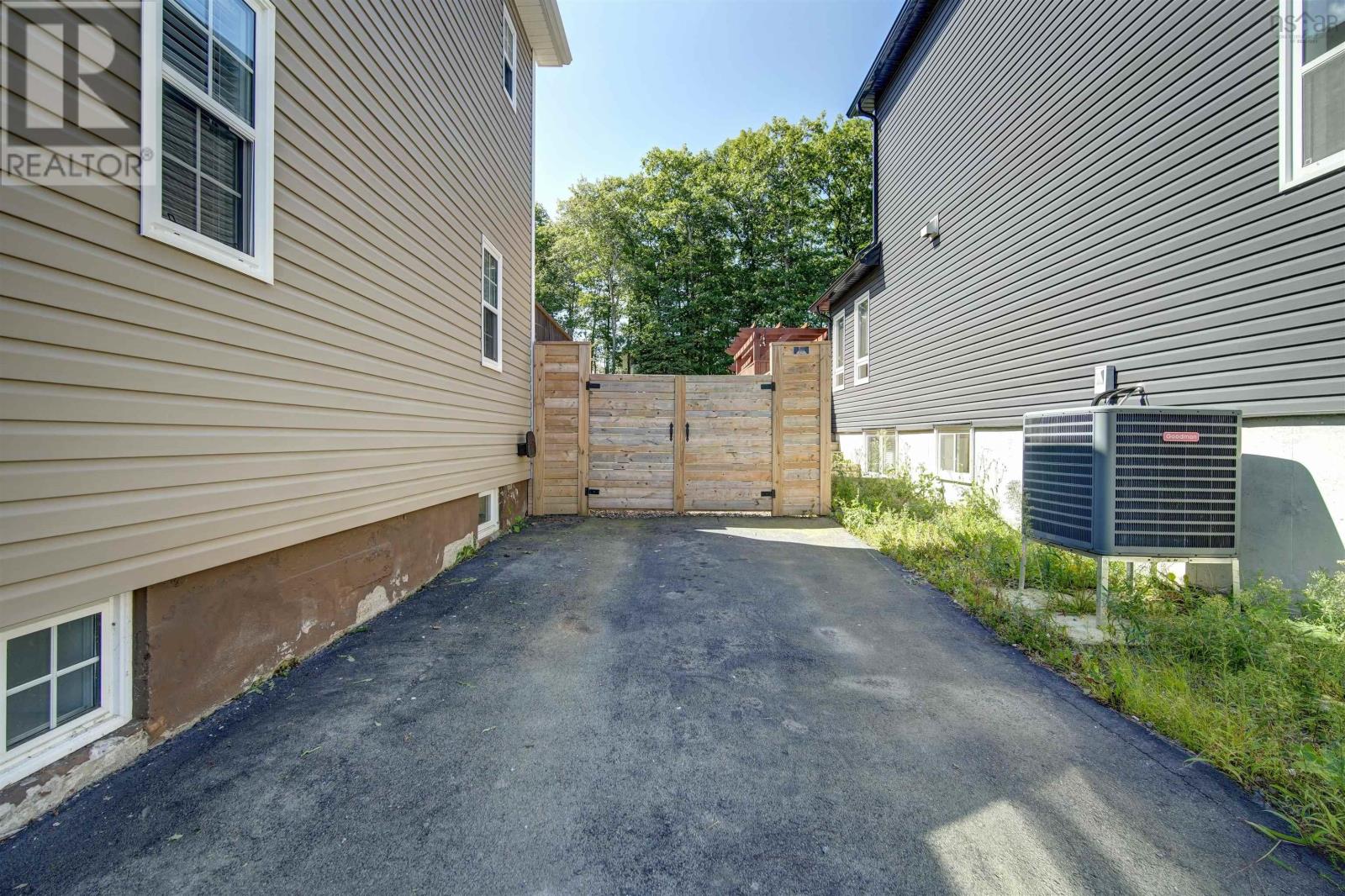 31 St. Michaels Avenue - 38