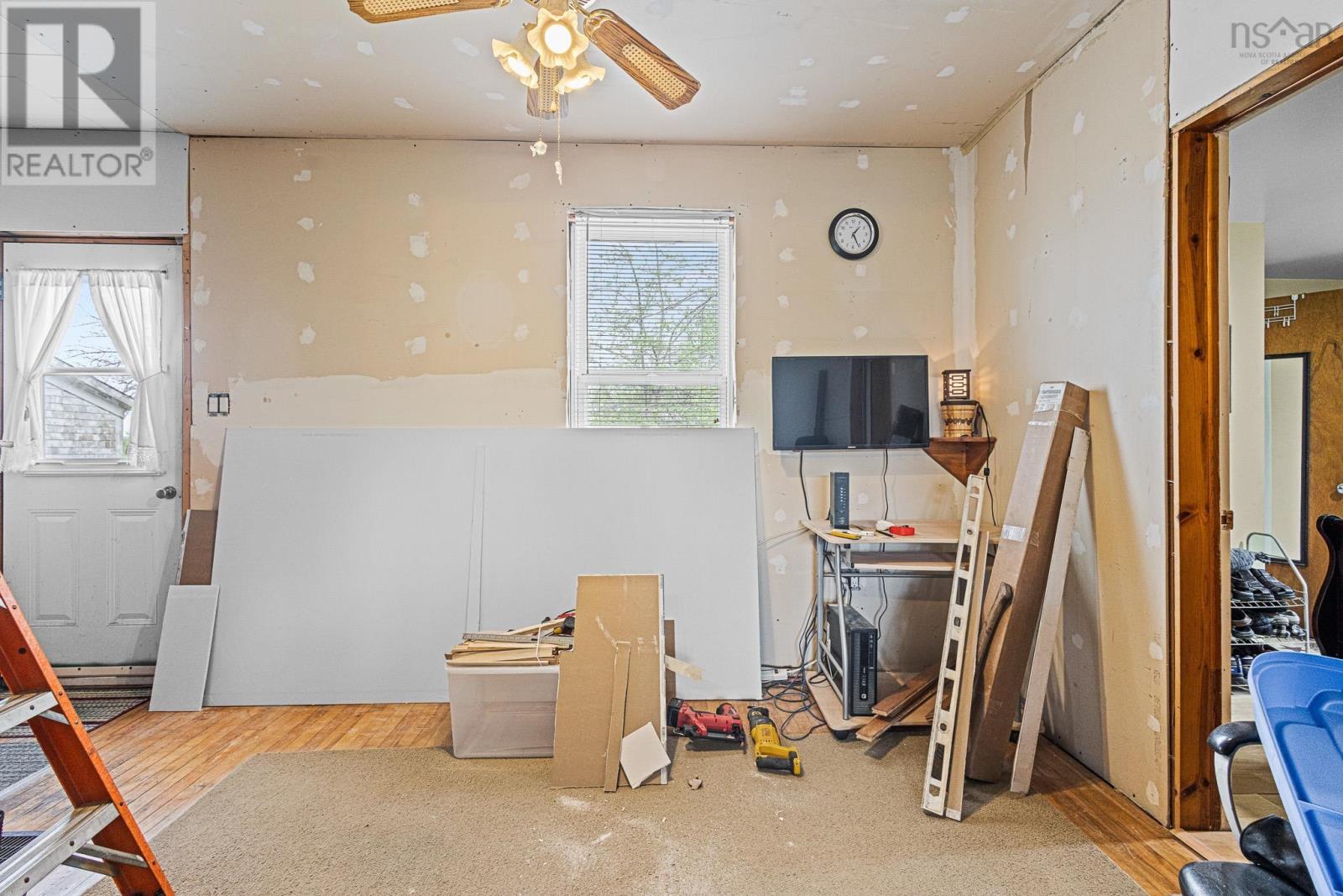 83 Baker Road - 15