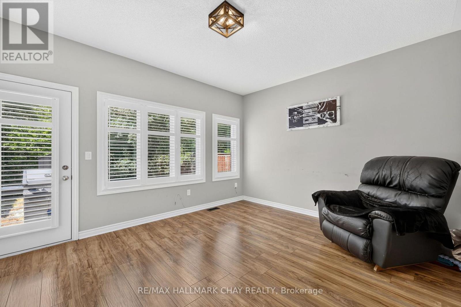 72 DECAROLIS CRESCENT - Image 10