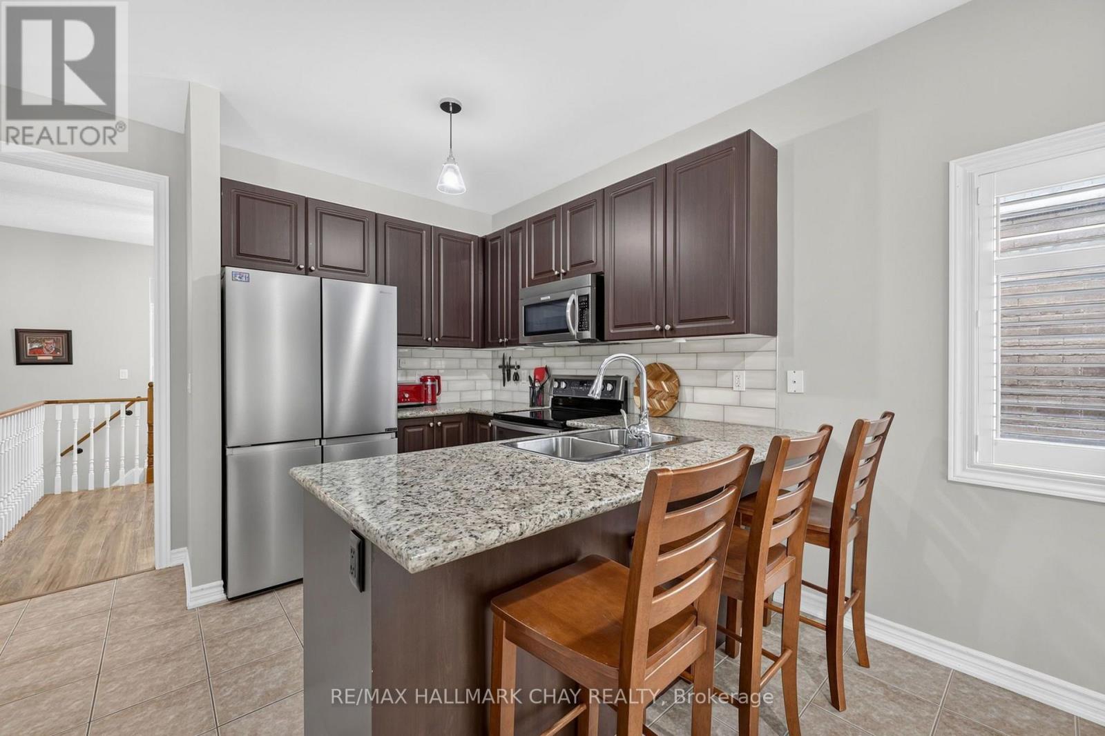 72 DECAROLIS CRESCENT - Image 6