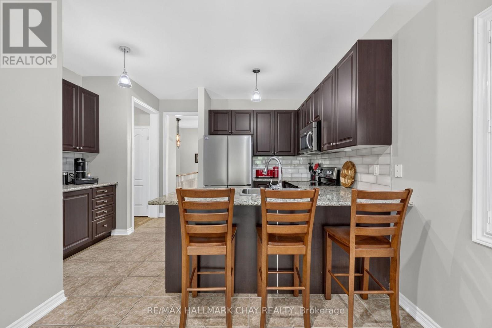 72 DECAROLIS CRESCENT - Image 7
