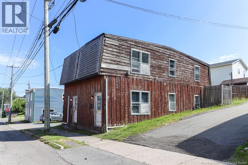 304 Carmarthen Street - 1
