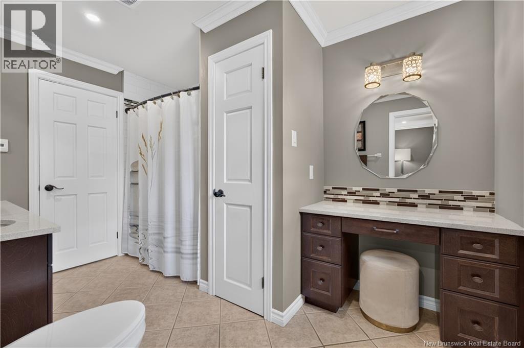 21 Adams Avenue - 21