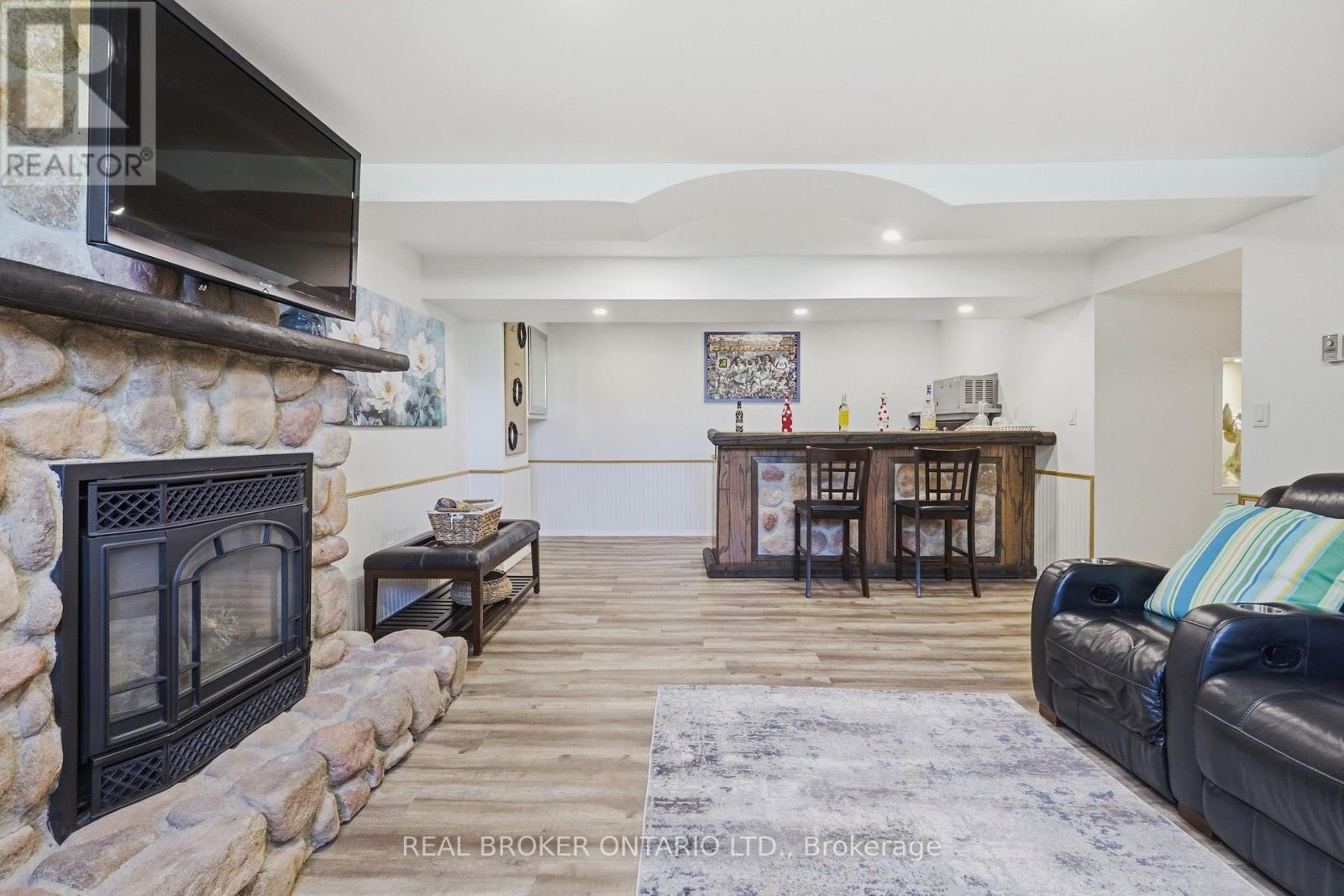 6022 TRAFALGAR ROAD - 23