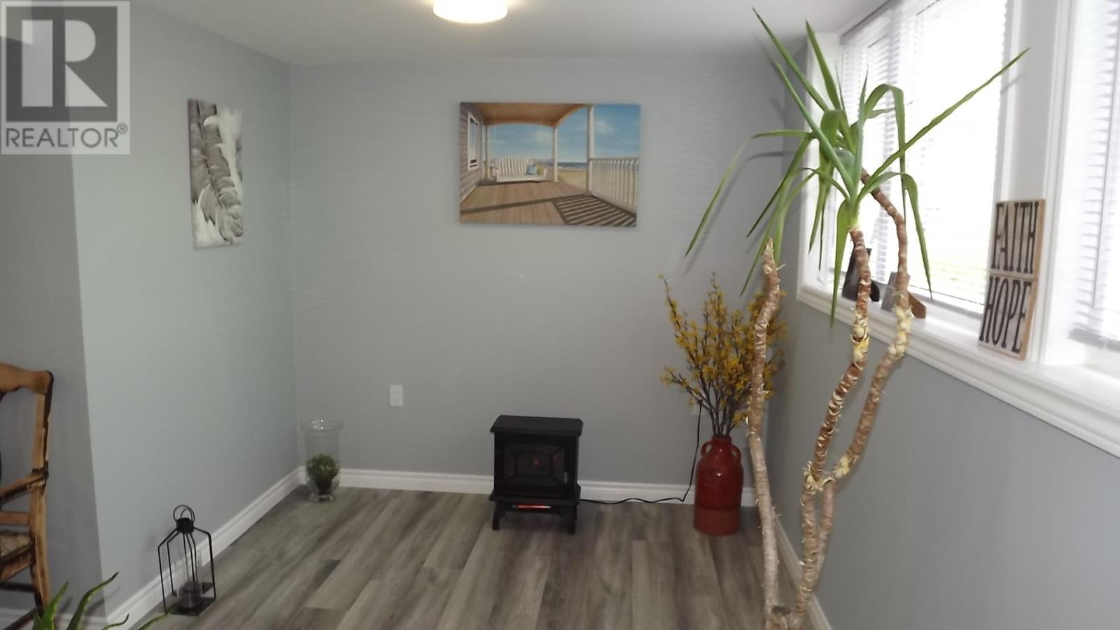 107 Hutchison AVE - 17