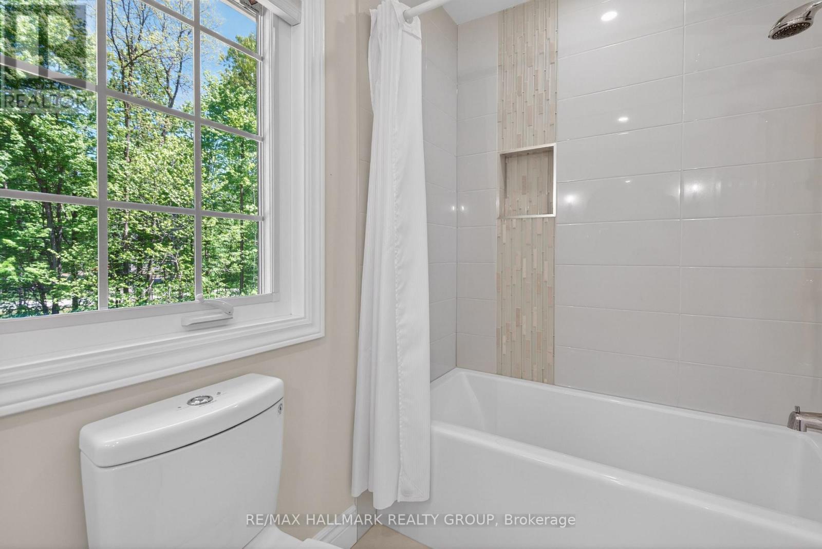 1372 JULES LEGER DRIVE - 39