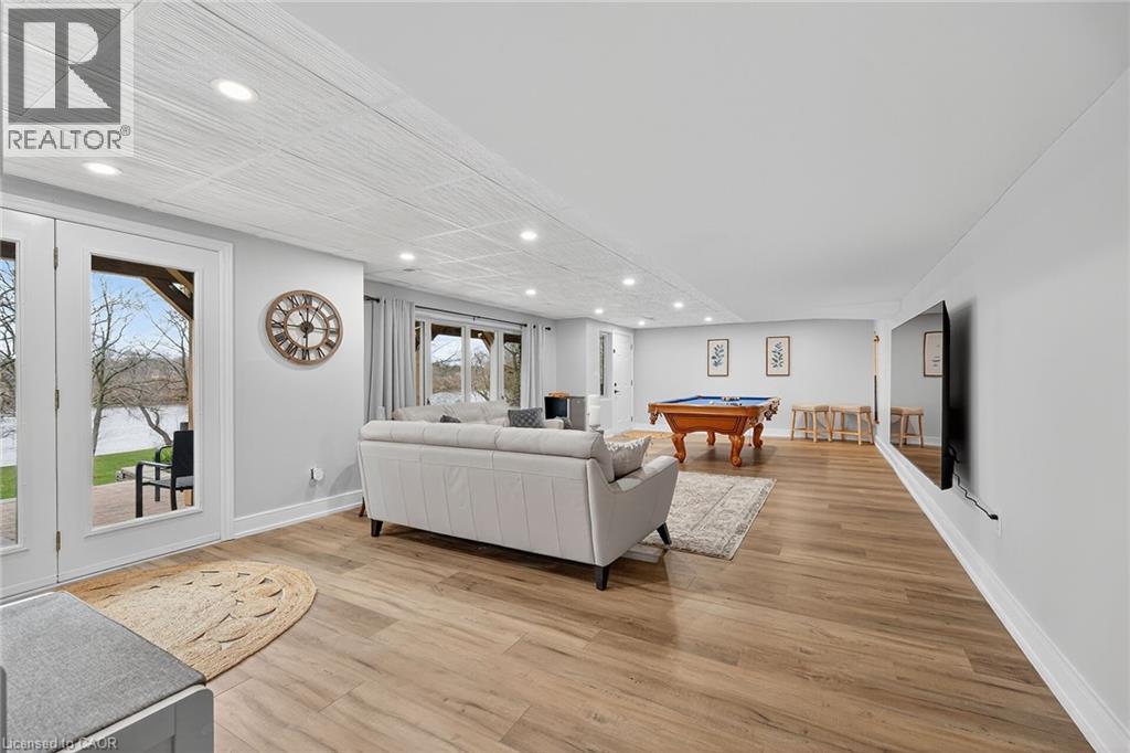 397 CAITHNESS Street E - 34