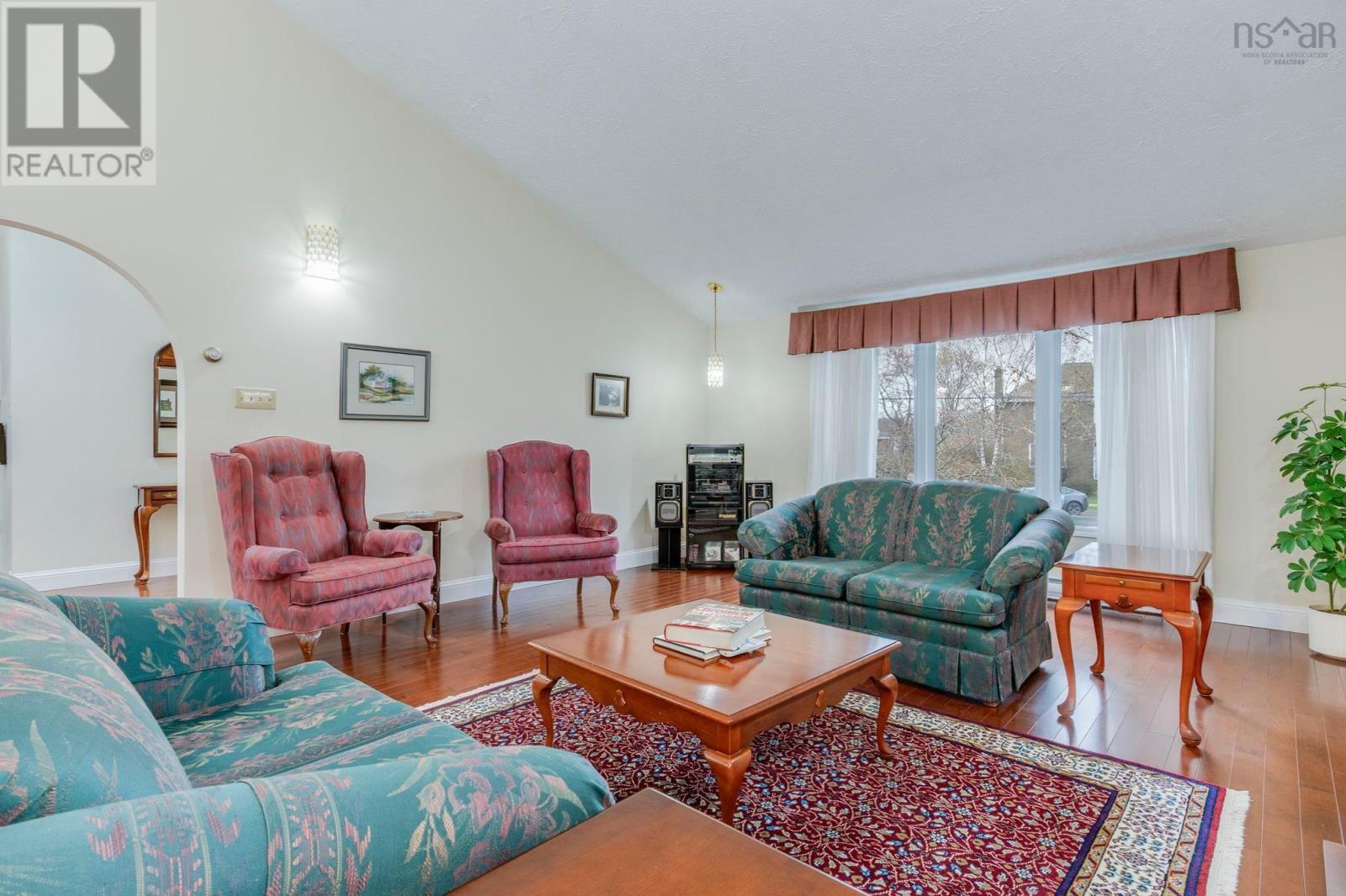 7 Banbury Close - 7