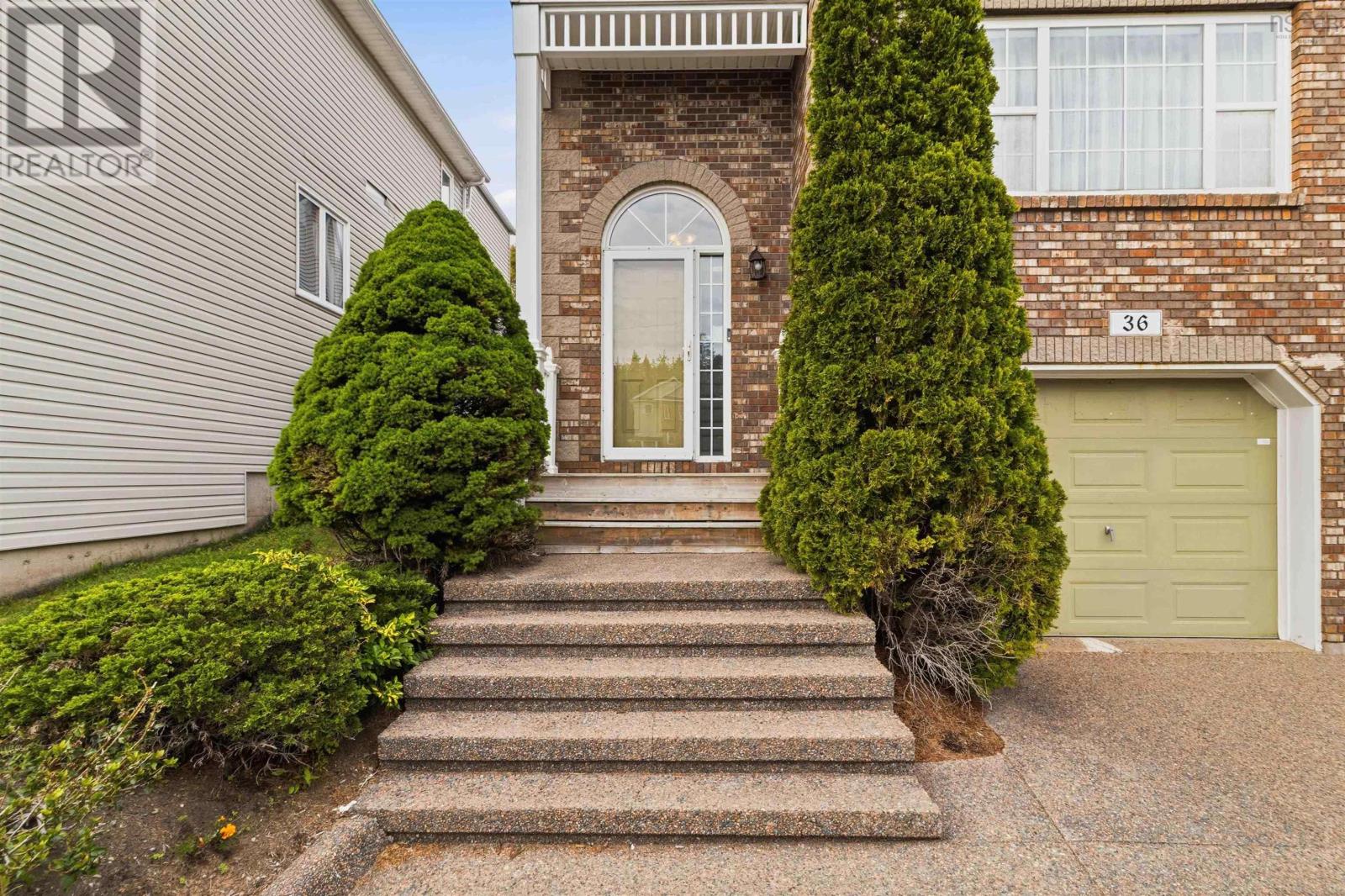 36 Roxham Close - 3
