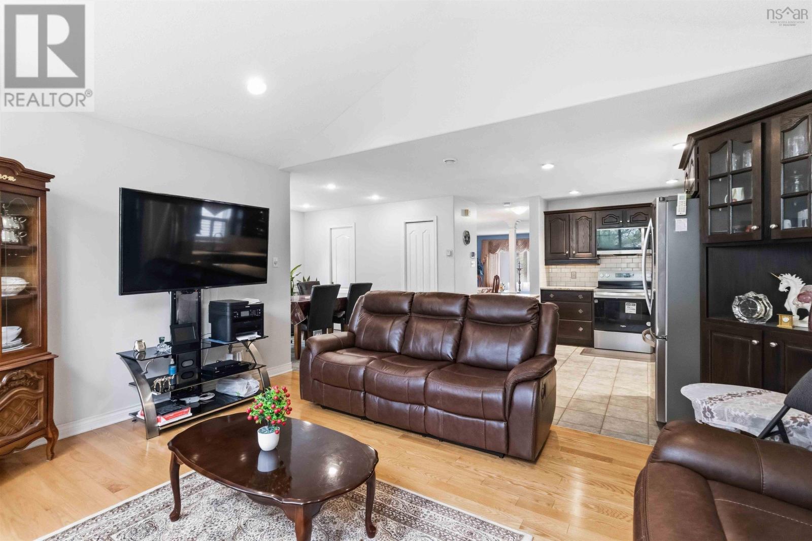 36 Roxham Close - 24