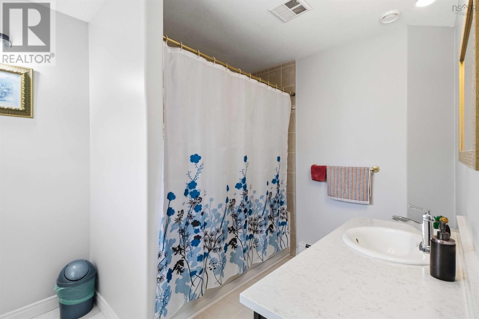 36 Roxham Close - 28