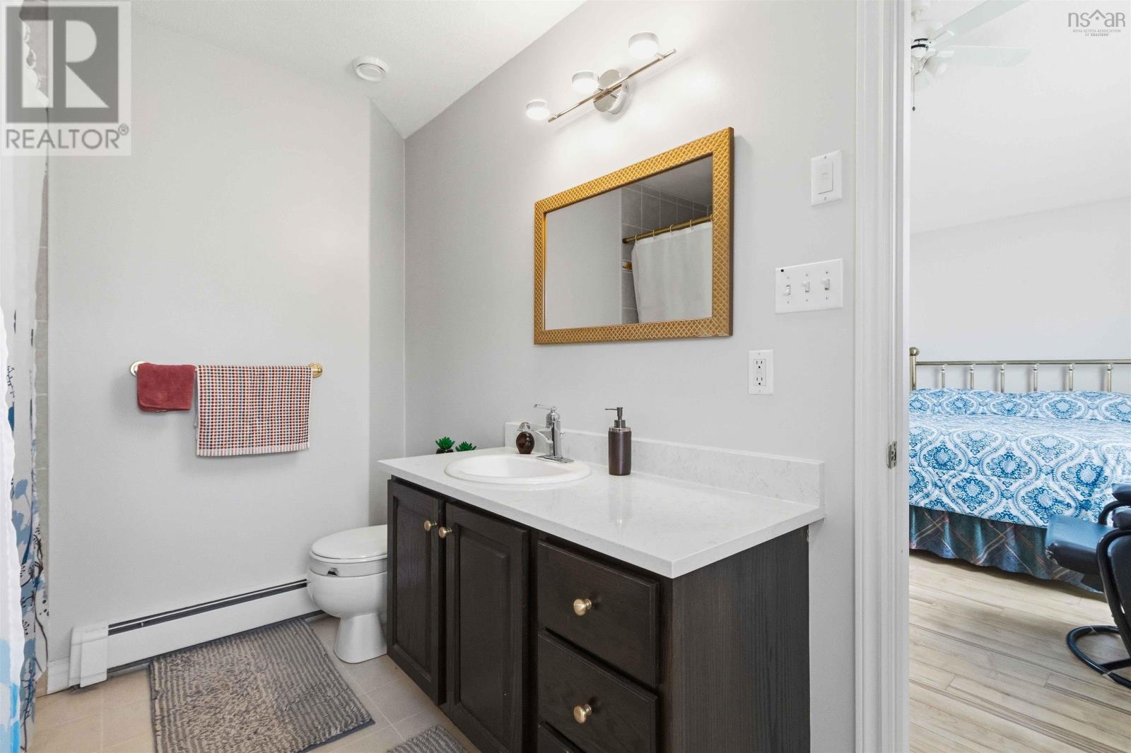 36 Roxham Close - 29