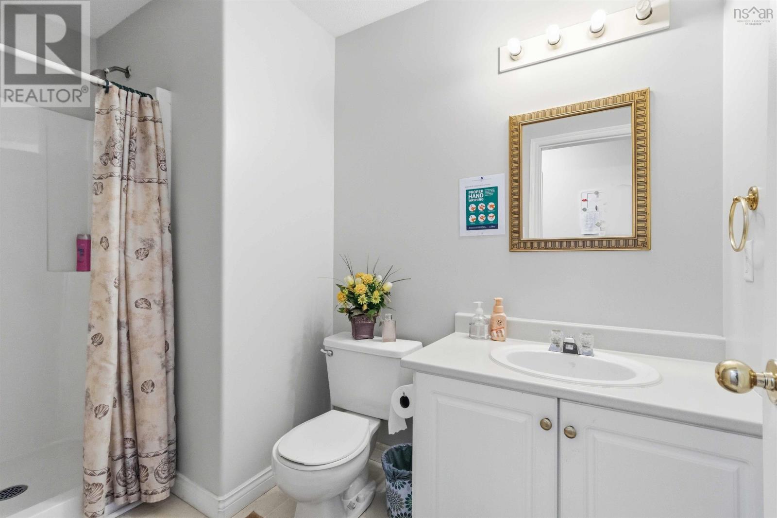 36 Roxham Close - 42