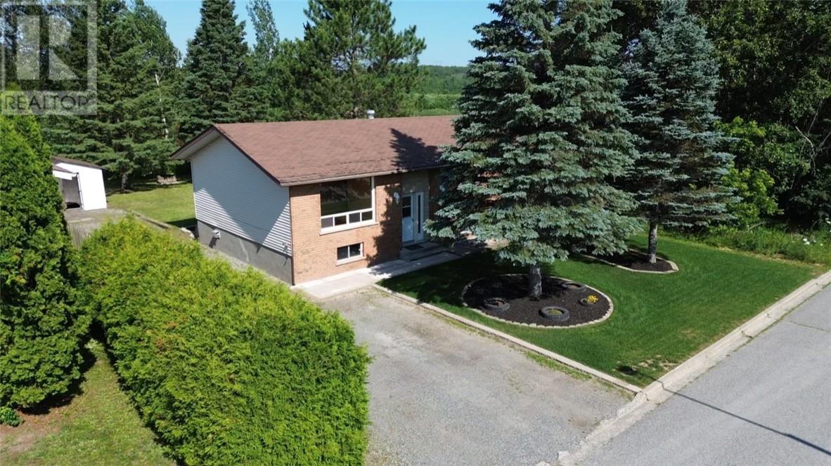 37 Rideau Avenue - 18