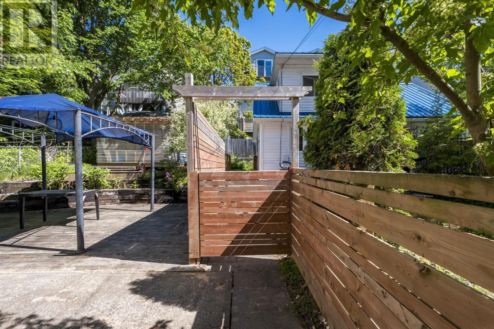 34 Fairbanks Street - 32