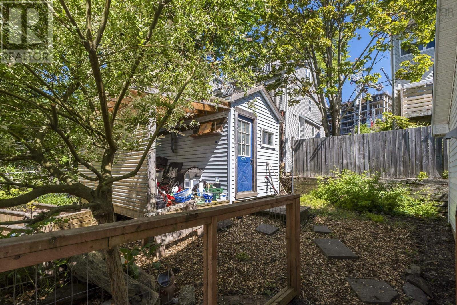 34 Fairbanks Street - 37