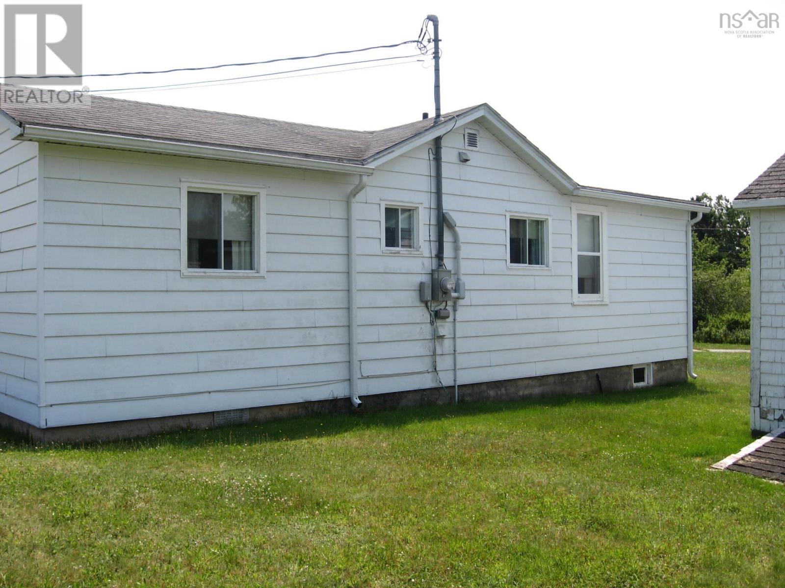 6582 Highway 3 - 17