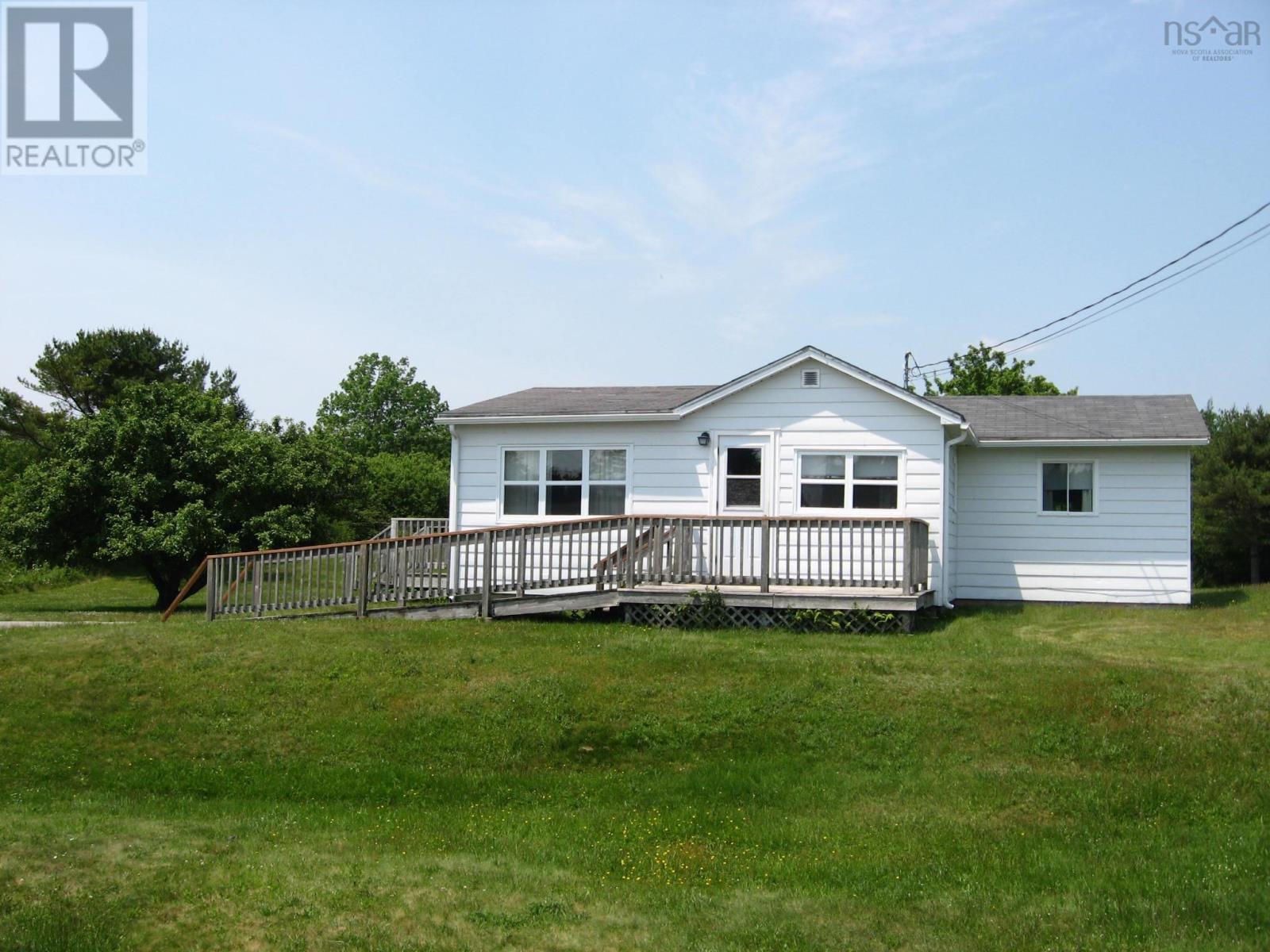 6582 Highway 3 - 1