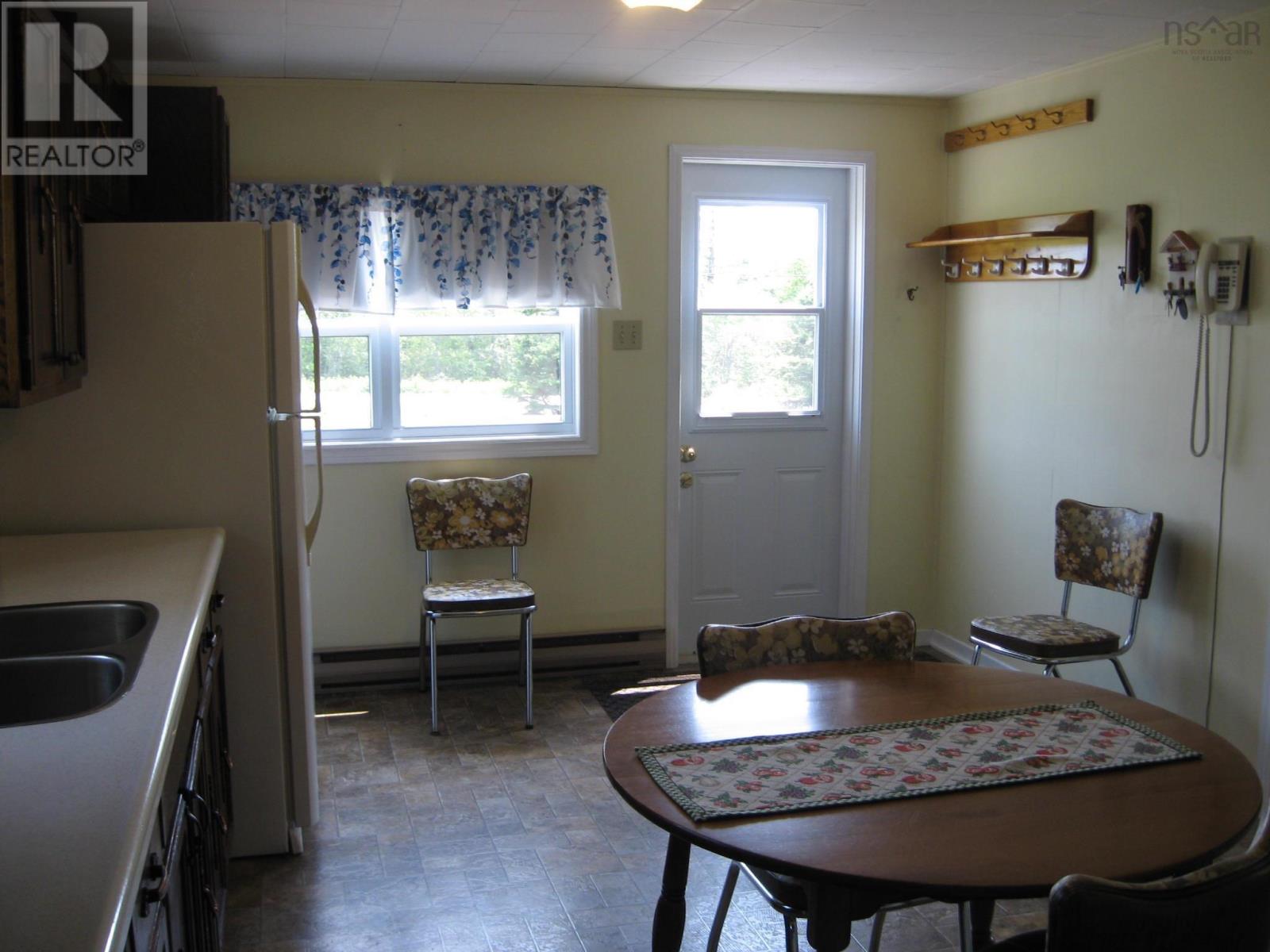 6582 Highway 3 - 8