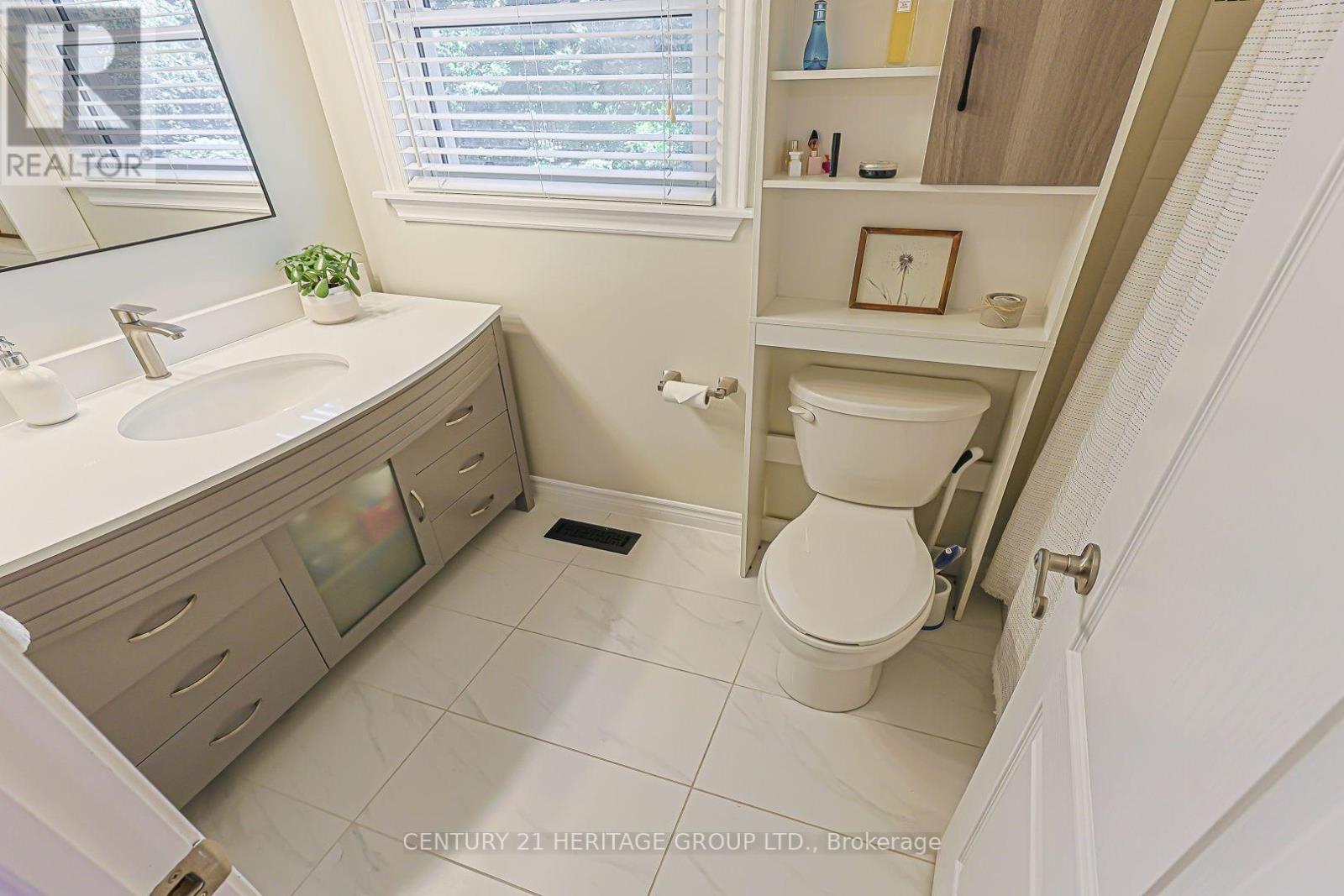 380 SELBY CRESCENT - 23