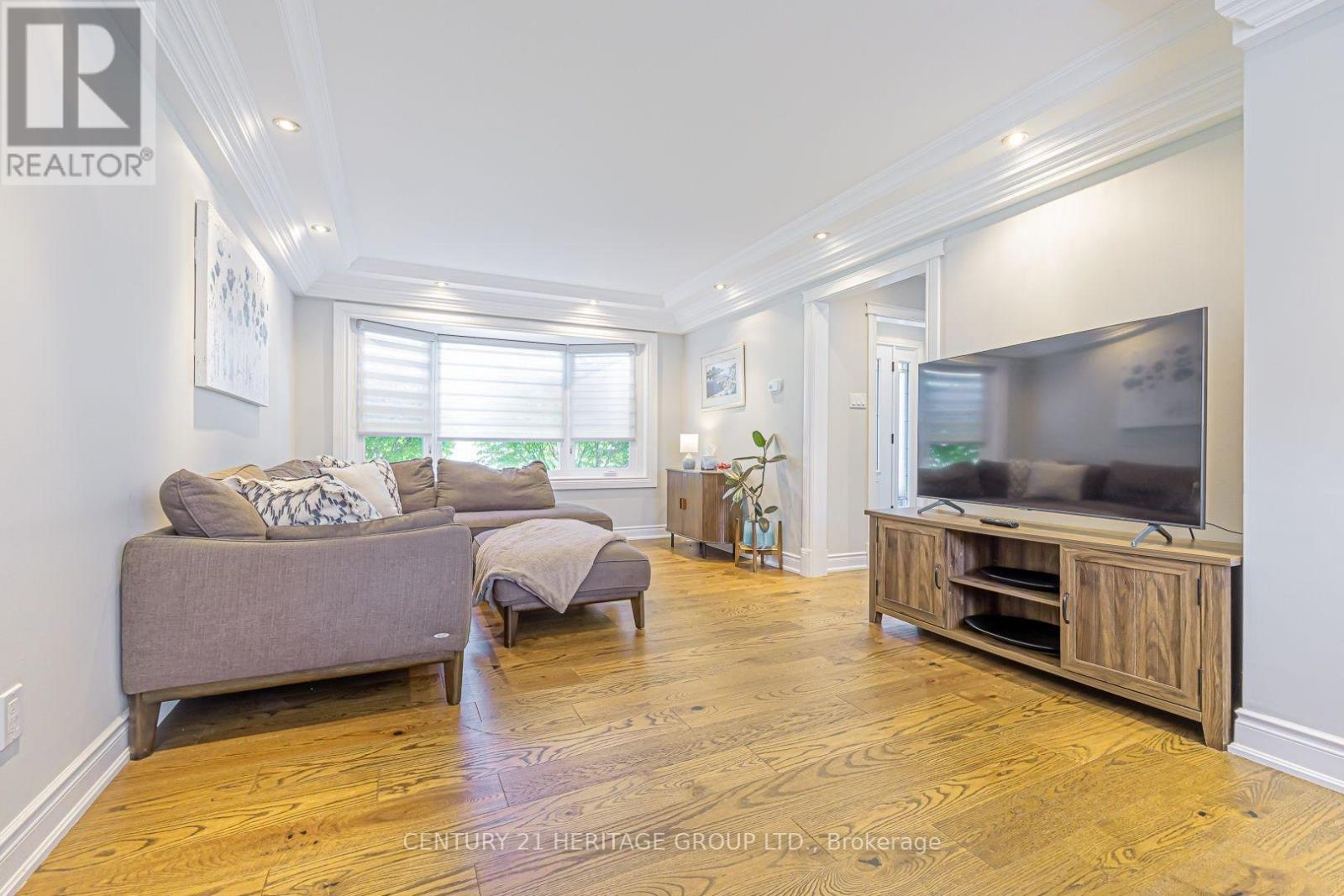 380 SELBY CRESCENT - 4