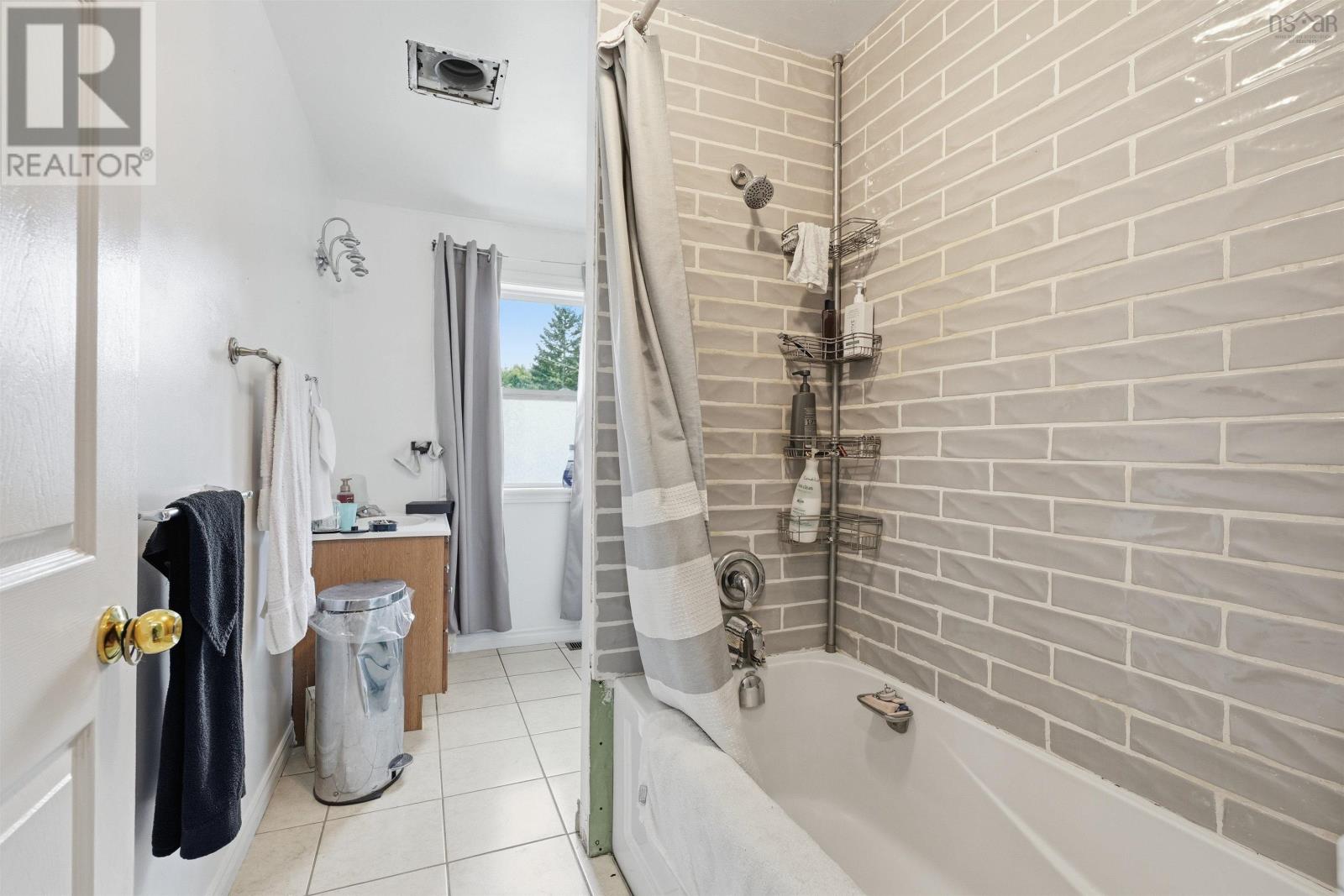 68 Albro Lake Road - 23