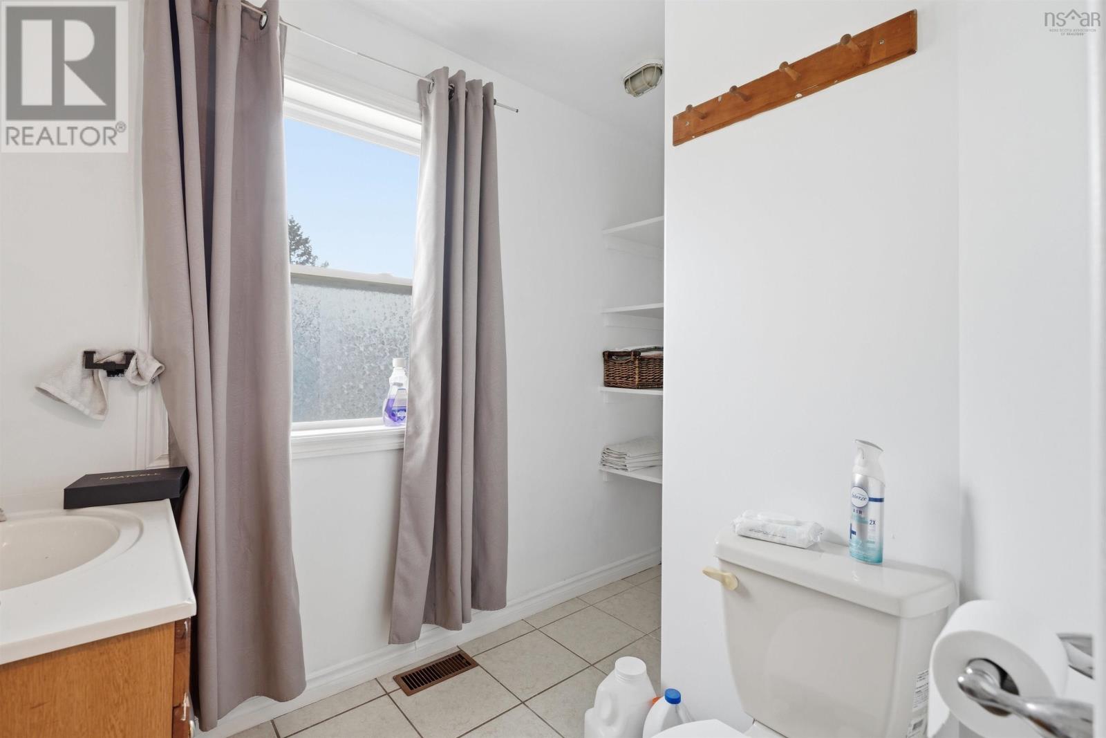 68 Albro Lake Road - 25