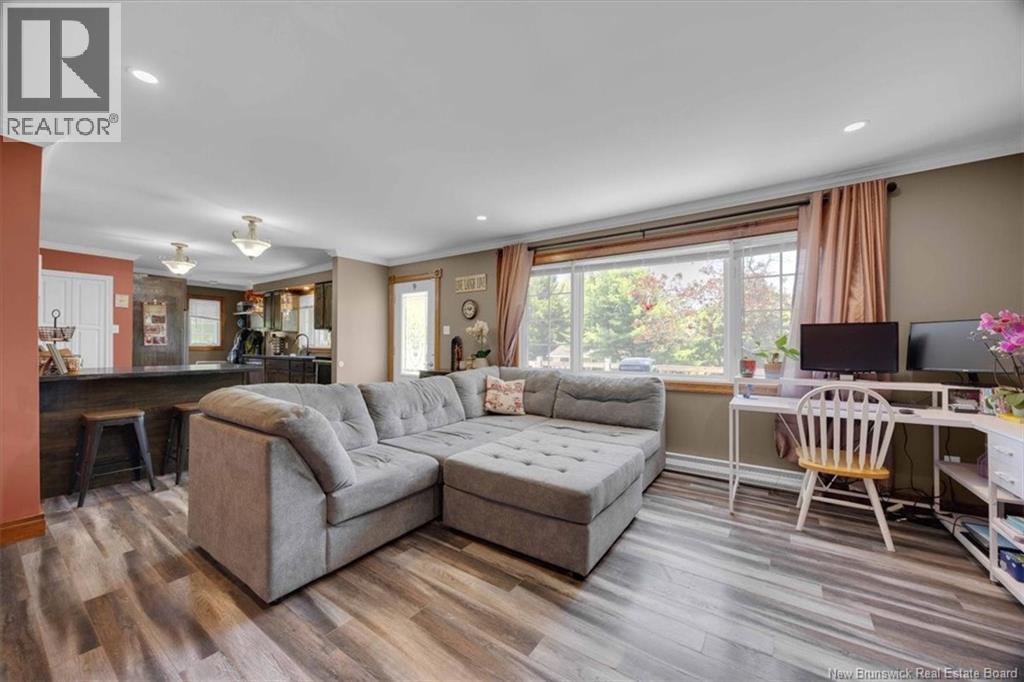 15 Roberts Lane - 13