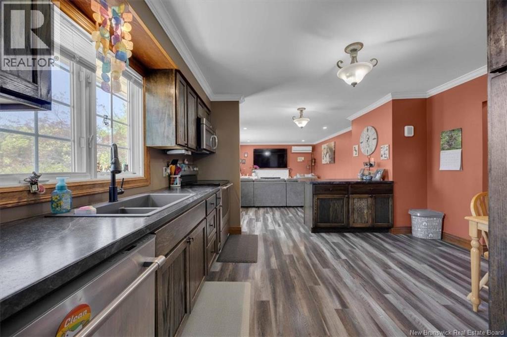 15 Roberts Lane - 16