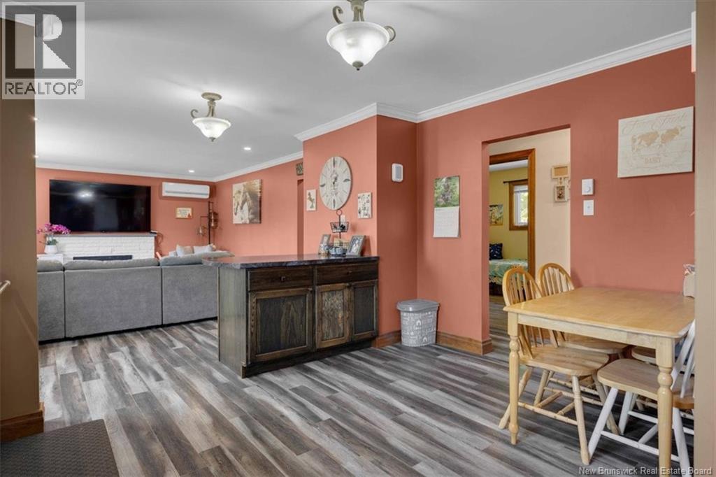 15 Roberts Lane - 17