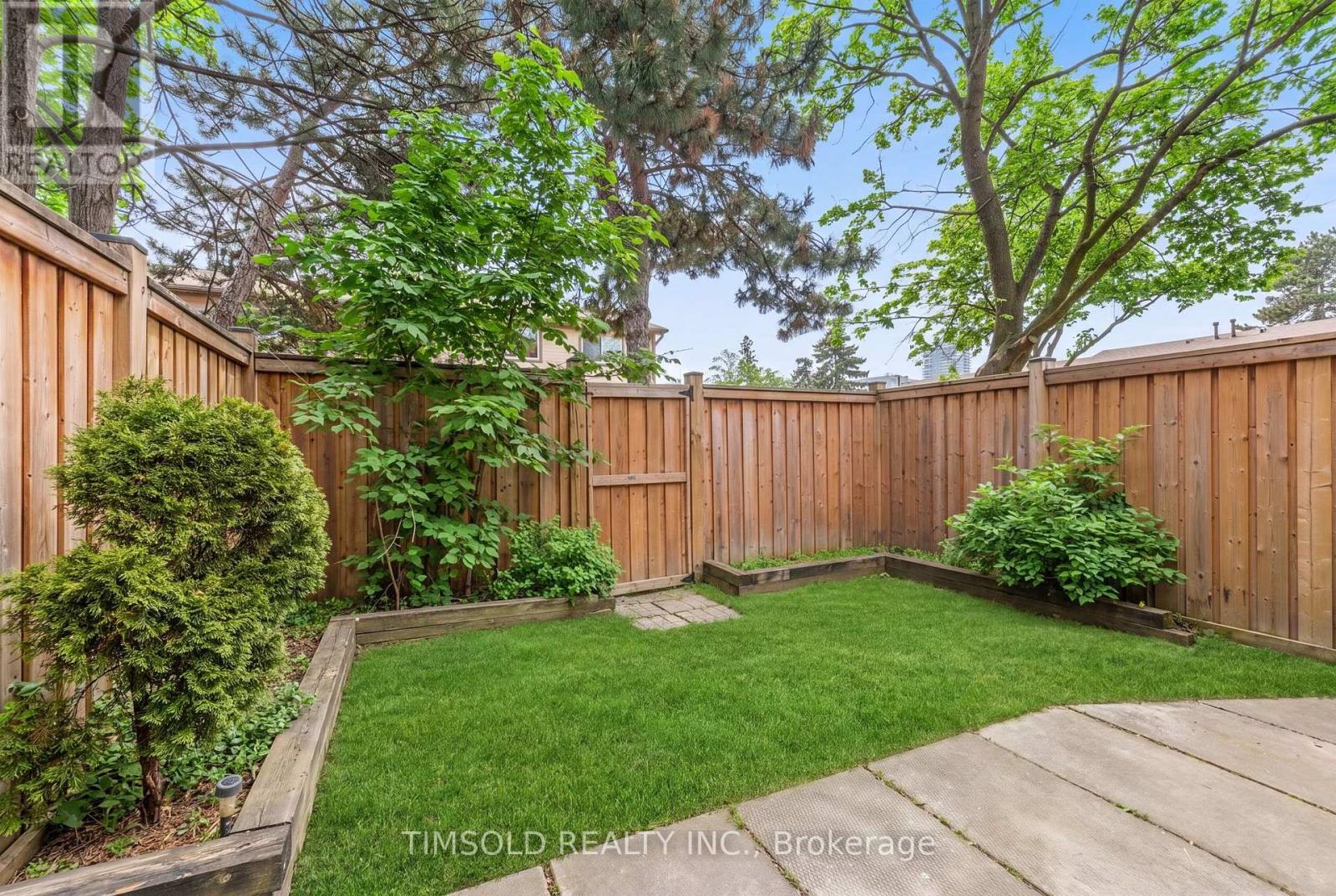#29 57 HANSEN ROAD N - 27