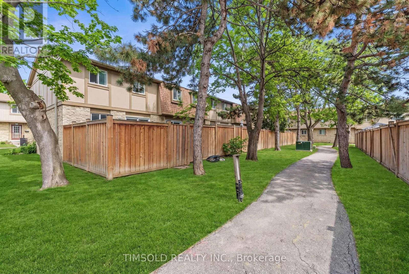 #29 57 HANSEN ROAD N - 29