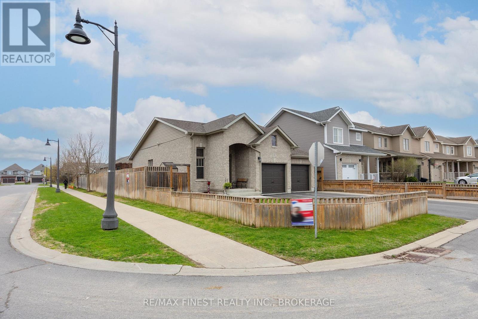 1667 CRIMSON CRESCENT - 45