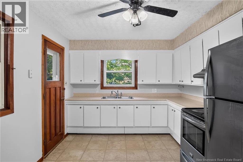 19 Woodward Avenue - Image 10