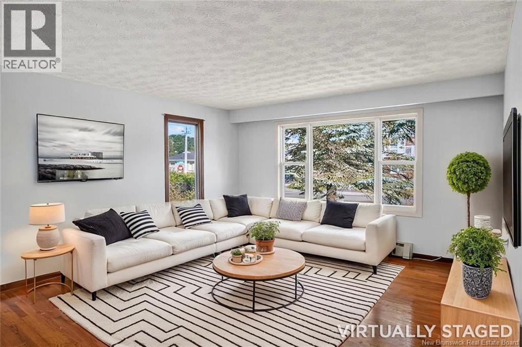 19 Woodward Avenue - Image 4
