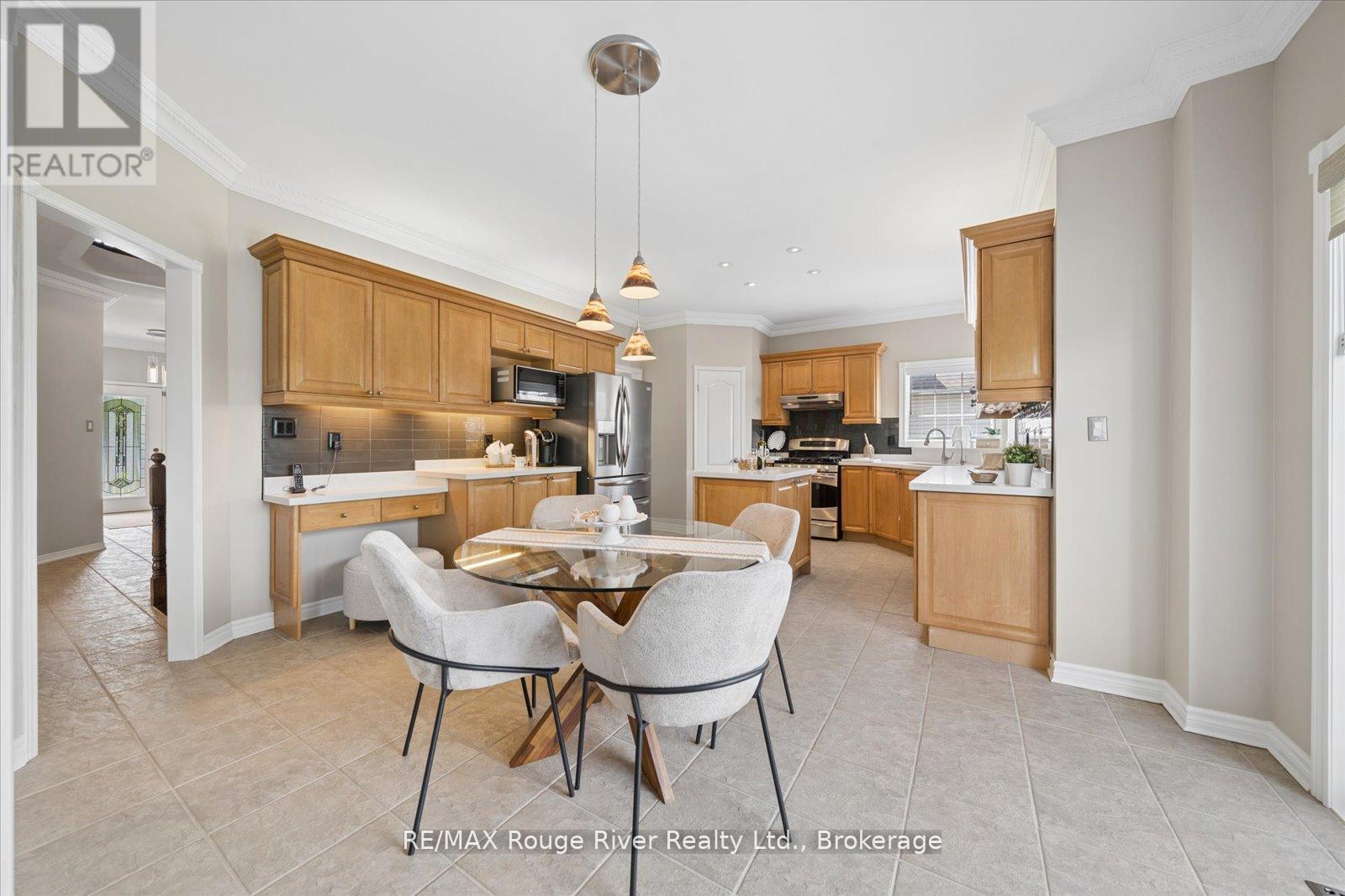 8 BRIGGS CRESCENT - 8
