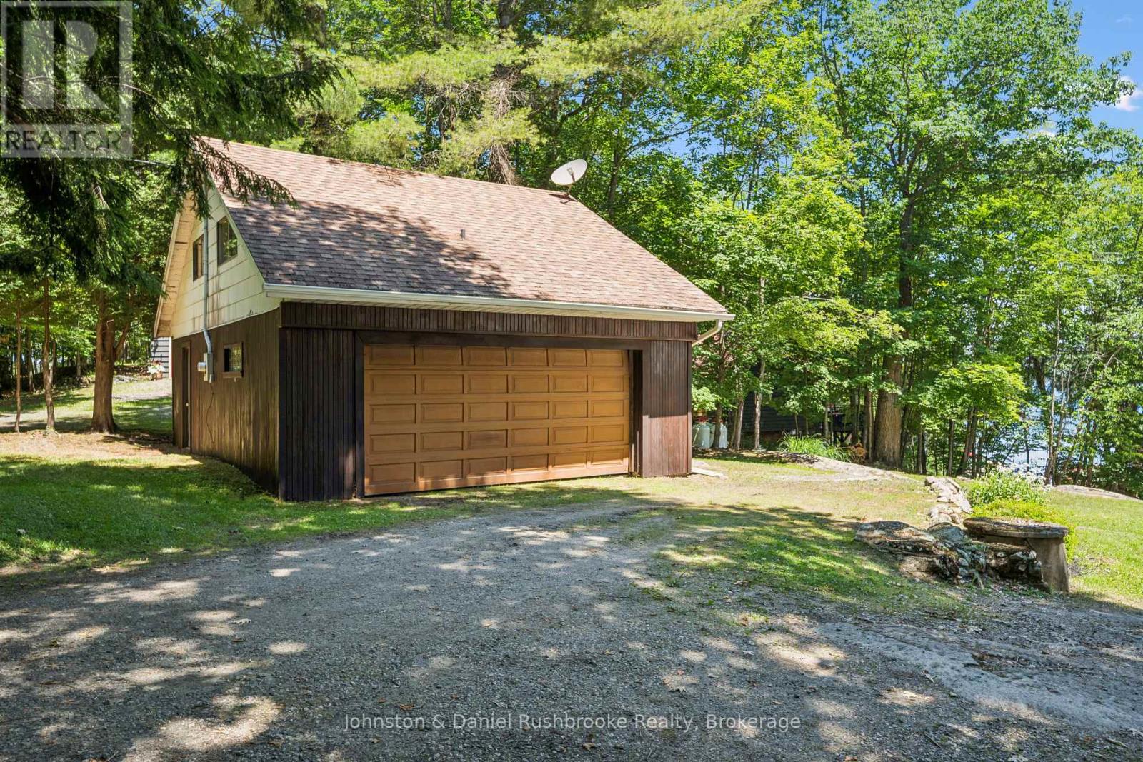 #8 1155 STEPHEN ROAD - 37