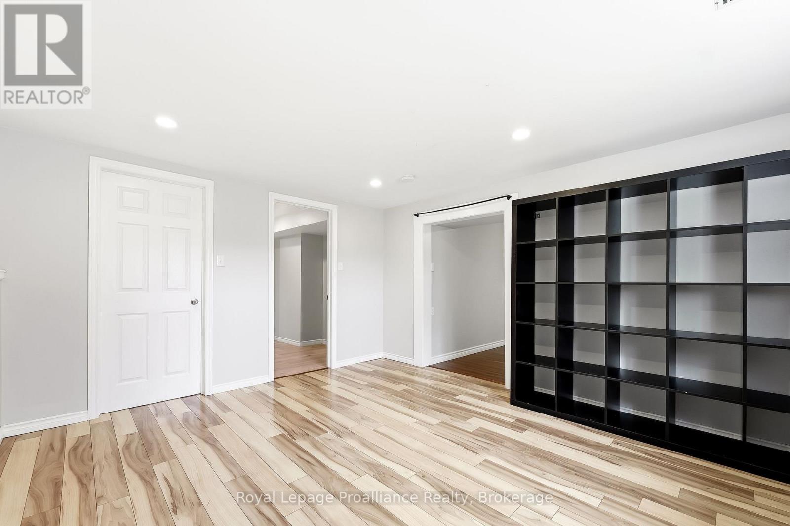 158 ONTARIO STREET - 37