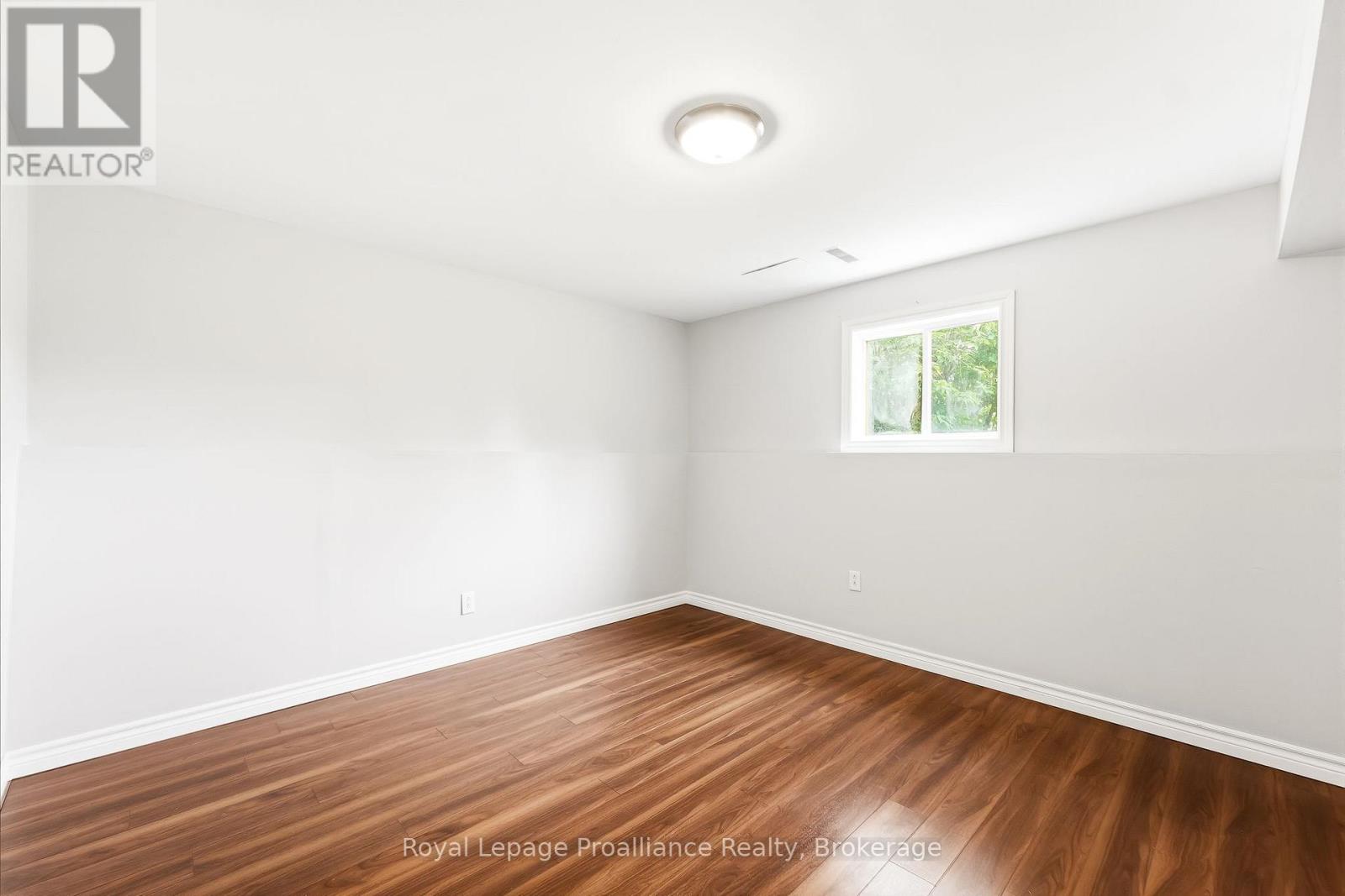 158 ONTARIO STREET - 38