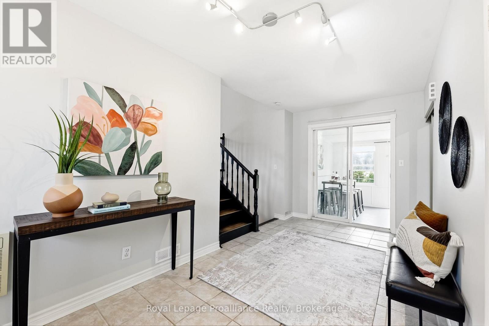 158 ONTARIO STREET - 7
