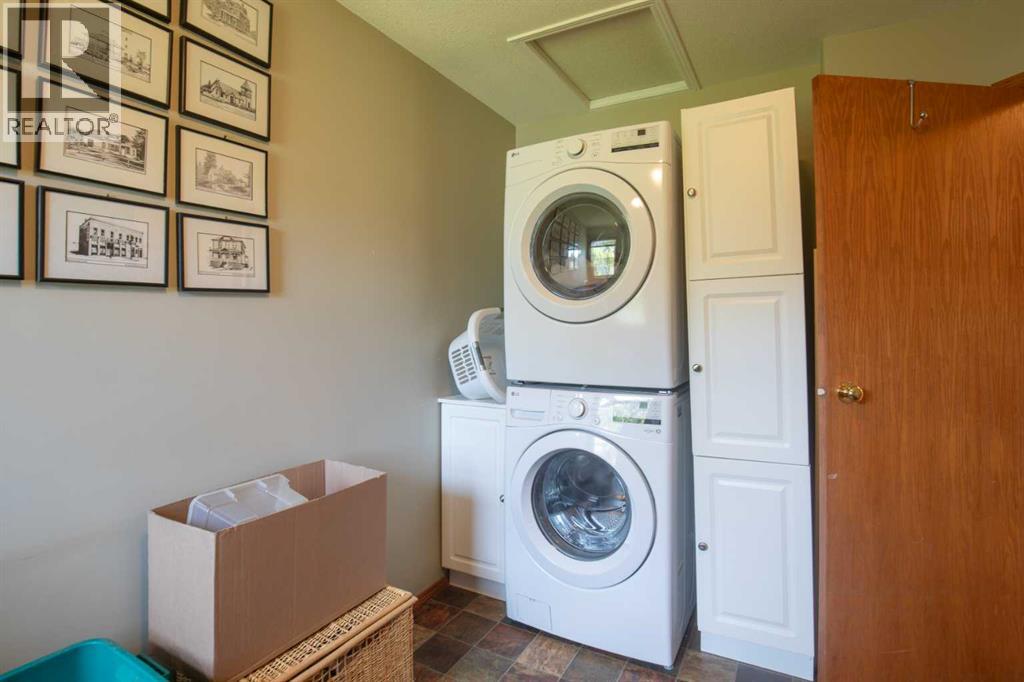 4715 55 Avenue - 15