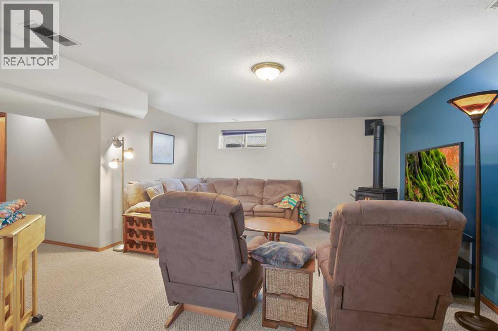 4715 55 Avenue - 19